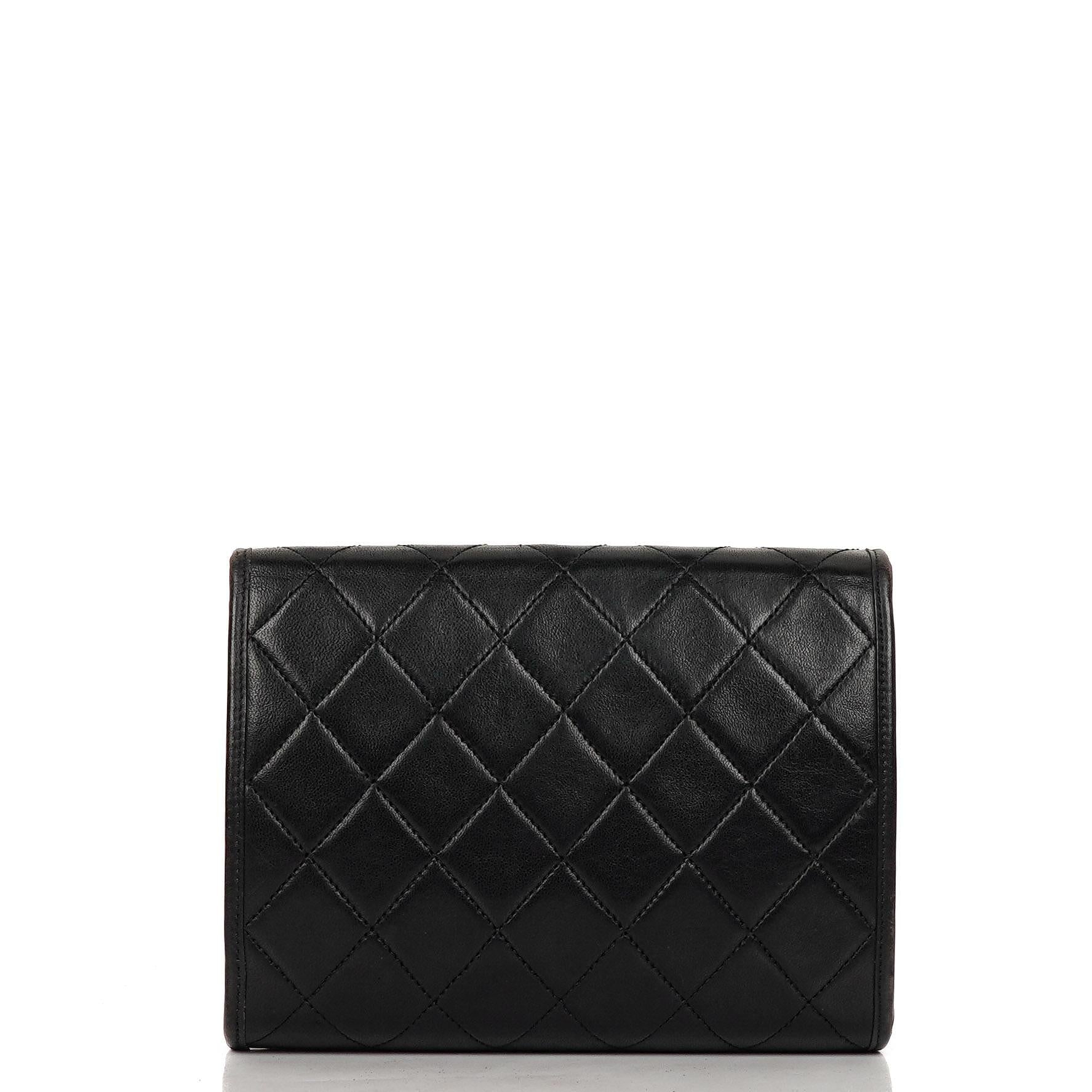 Chanel Mini Klapptasche Schwarze gesteppte Lammleder mit 24K vergoldeten Beschlägen Gut