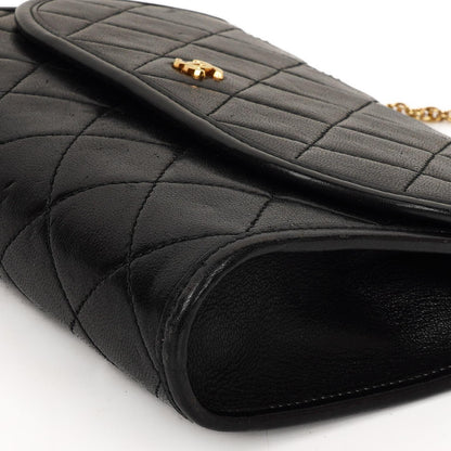 Chanel Mini Klapptasche Schwarze gesteppte Lammleder mit 24K vergoldeten Beschlägen Gut