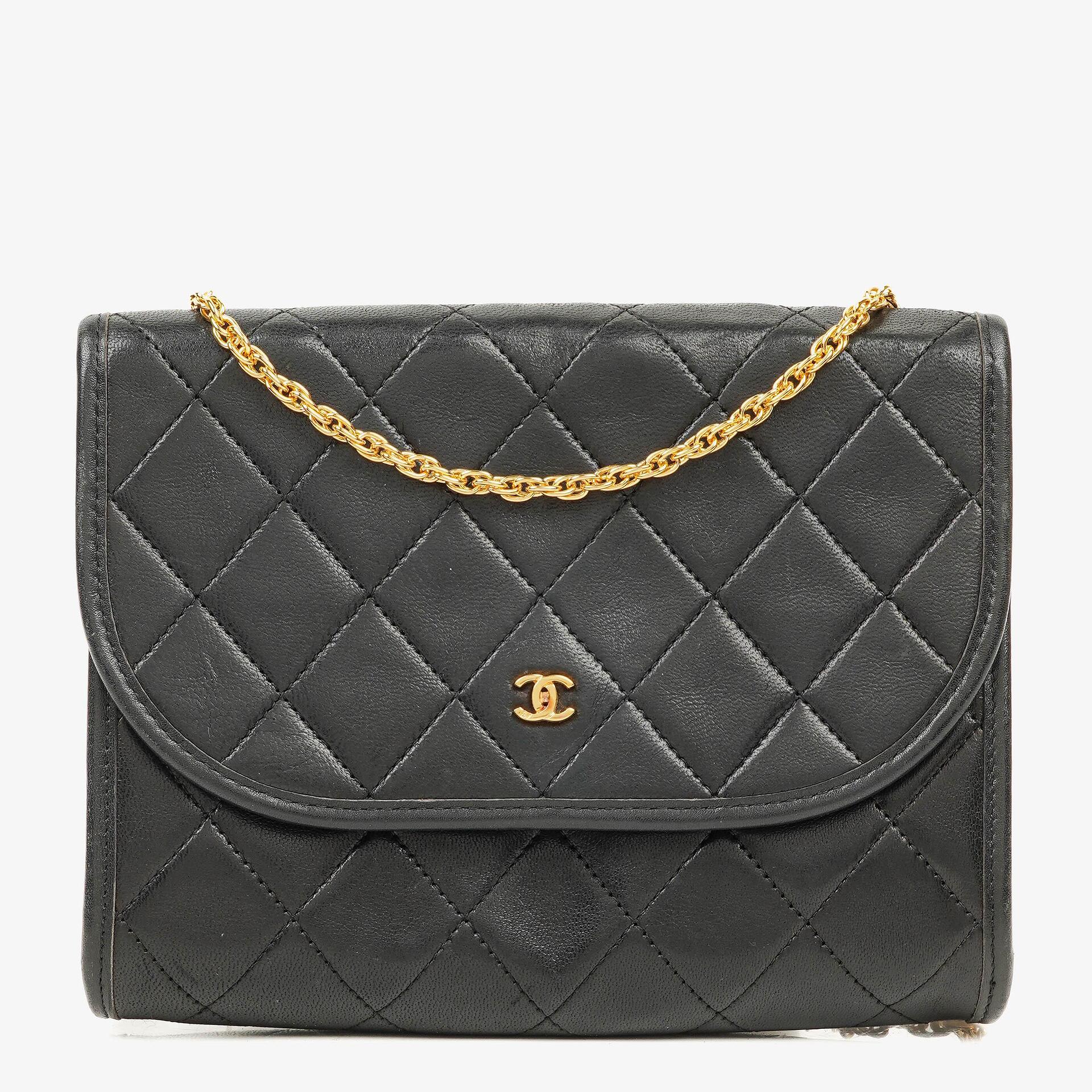 Chanel Mini Flap Bag aus schwarzem gestepptem Lammleder mit 24K-vergoldeten Beschlägen
