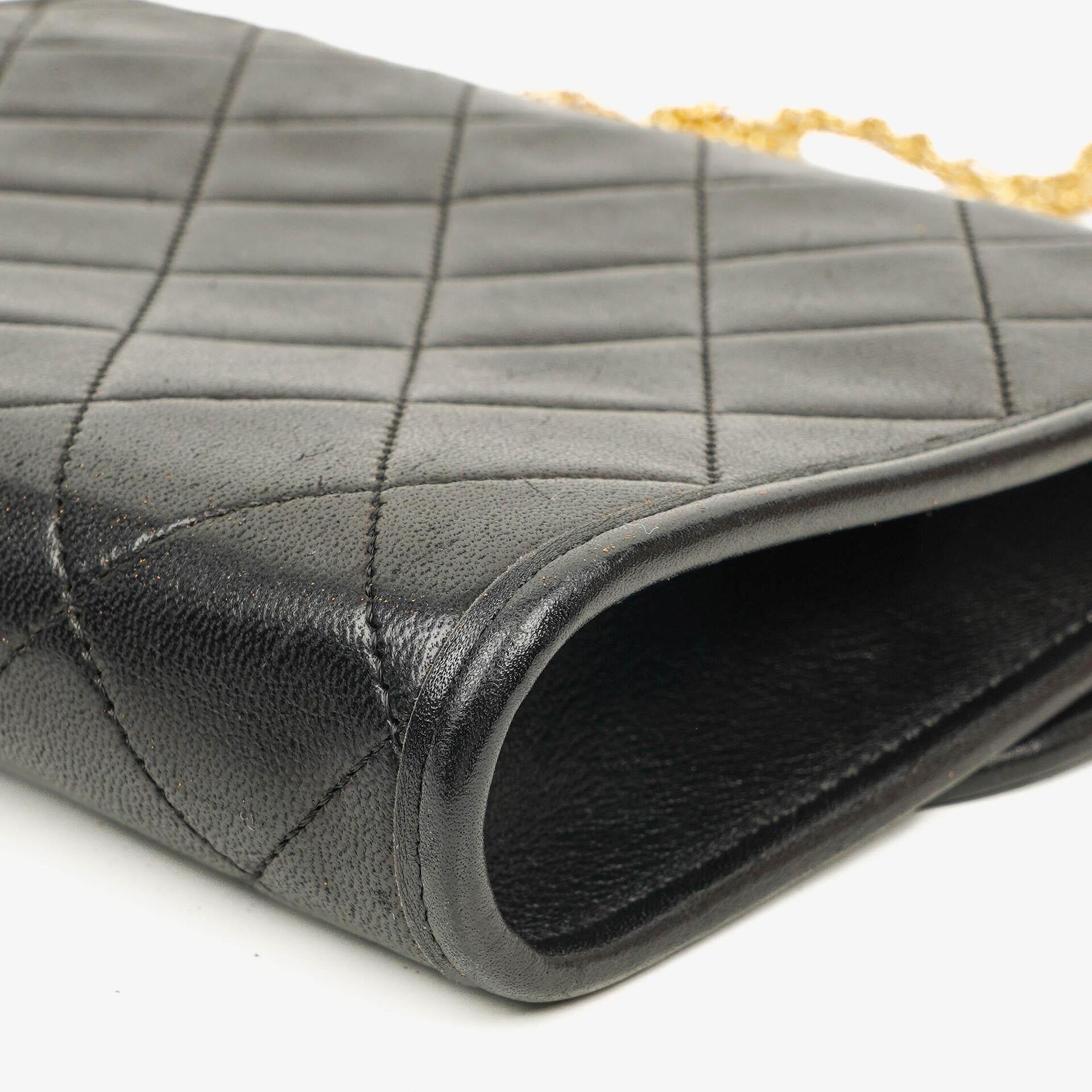Chanel Mini Flap Bag aus schwarzem gestepptem Lammleder mit 24K-vergoldeten Beschlägen