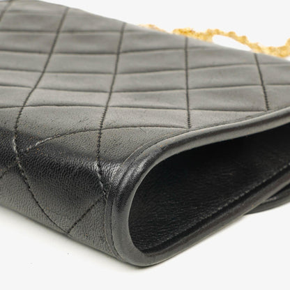 Chanel Mini Flap Bag aus schwarzem gestepptem Lammleder mit 24K-vergoldeten Beschlägen