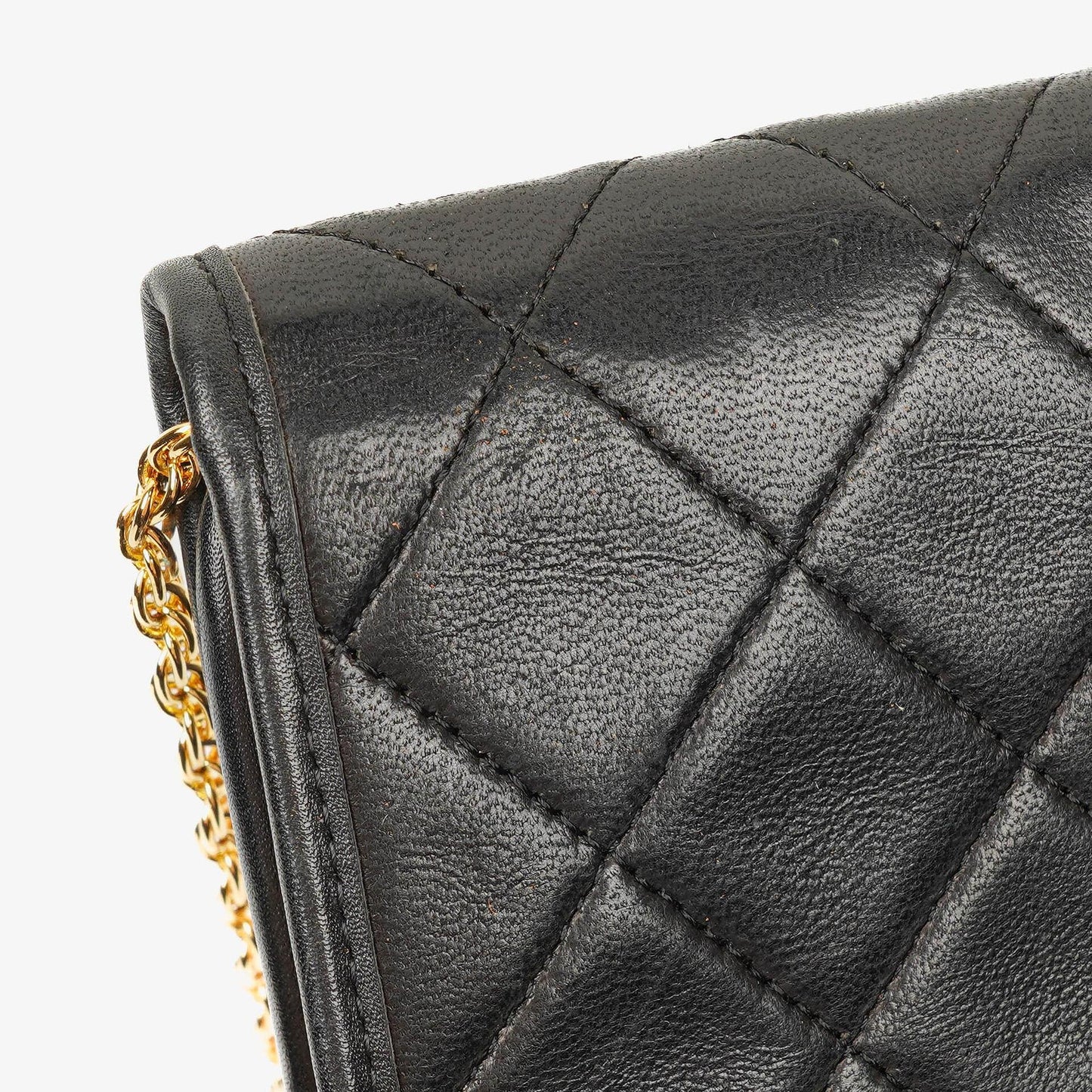 Chanel Mini Flap Bag aus schwarzem gestepptem Lammleder mit 24K-vergoldeten Beschlägen