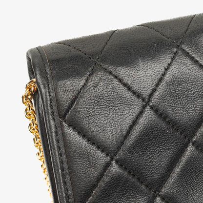 Chanel Mini Flap Bag aus schwarzem gestepptem Lammleder mit 24K-vergoldeten Beschlägen