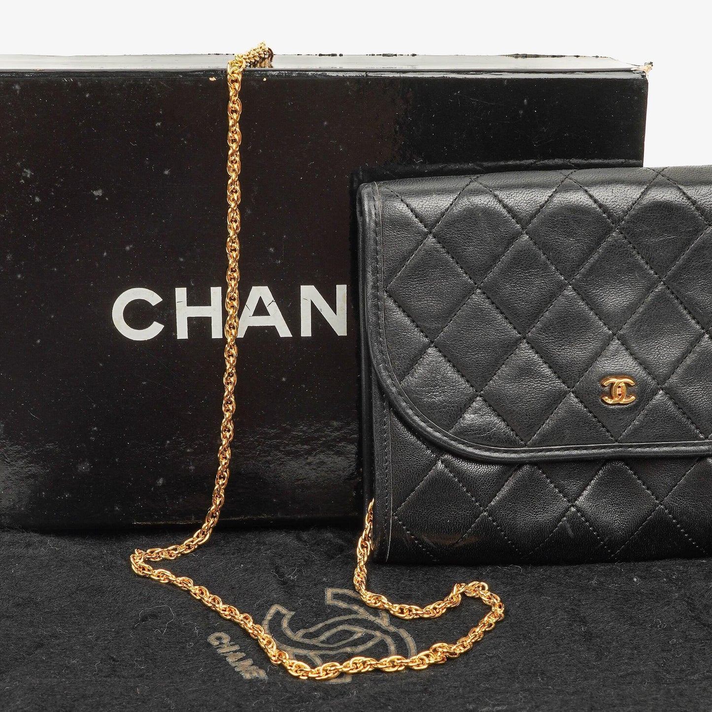 Chanel Mini Flap Bag aus schwarzem gestepptem Lammleder mit 24K-vergoldeten Beschlägen