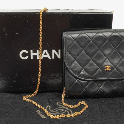Chanel Mini Flap Bag aus schwarzem gestepptem Lammleder mit 24K-vergoldeten Beschlägen