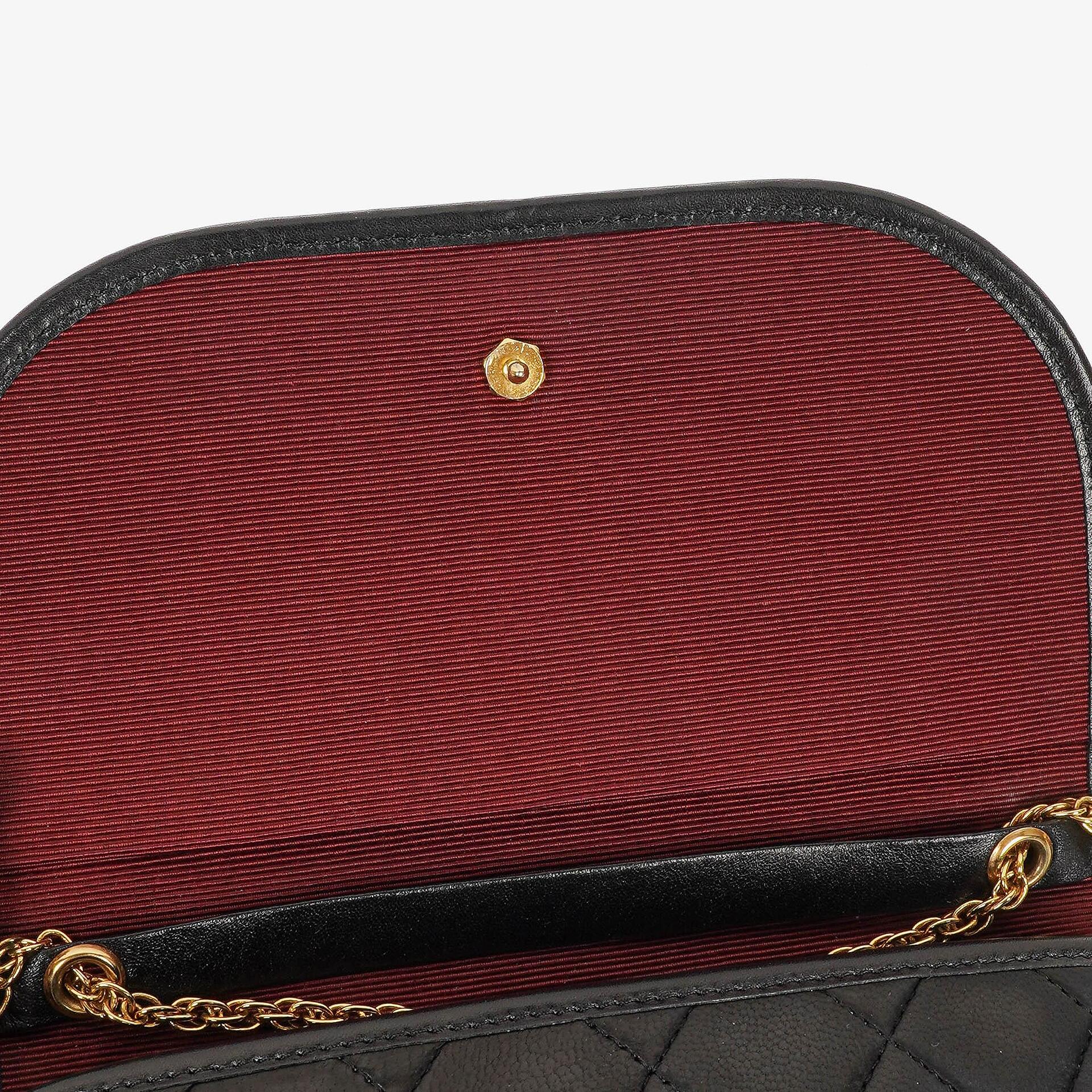 Chanel Mini Flap Bag aus schwarzem gestepptem Lammleder mit 24K vergoldeter Hardware