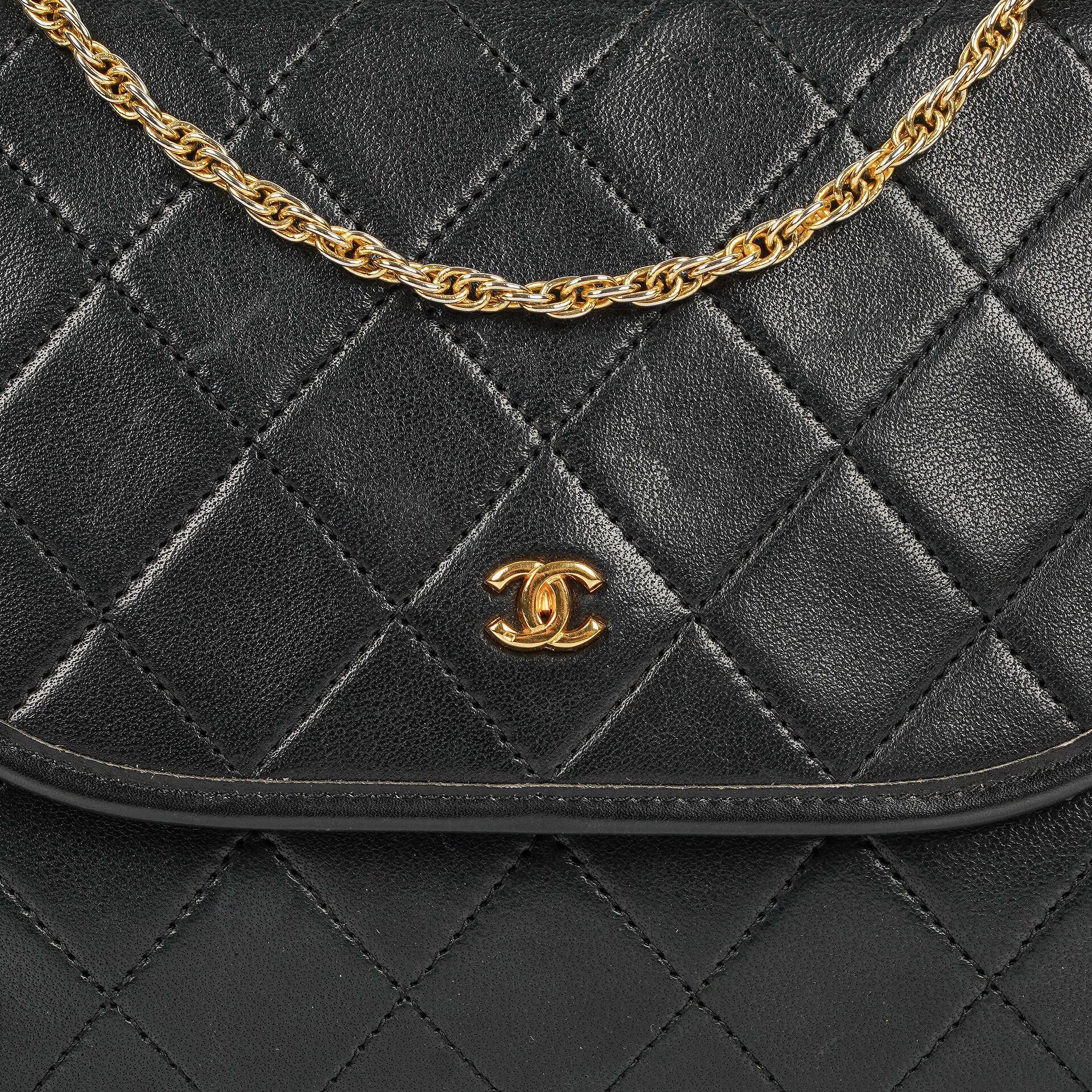 Chanel Mini Flap Tasche aus schwarzem gestepptem Lammleder mit 24K vergoldeter Hardware