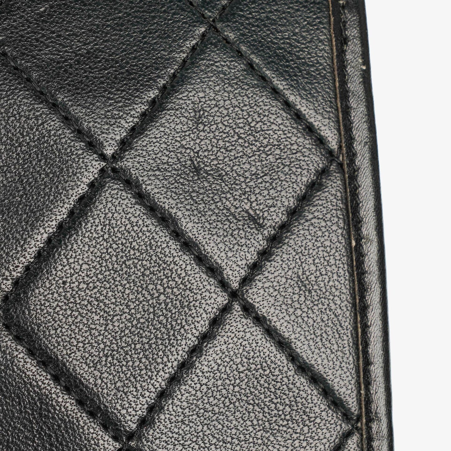 Chanel Mini Flap Tasche aus schwarzem gestepptem Lammleder mit 24K vergoldeter Hardware