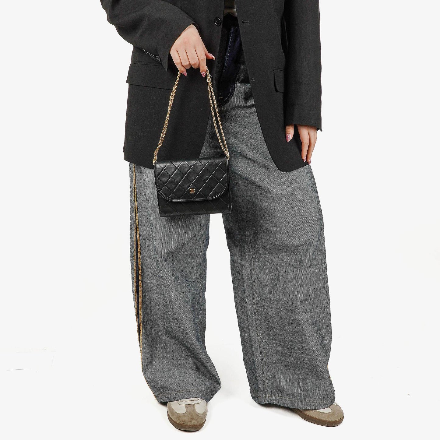 Chanel Mini Flap Tasche aus schwarzem gestepptem Lammleder mit 24K vergoldeter Hardware