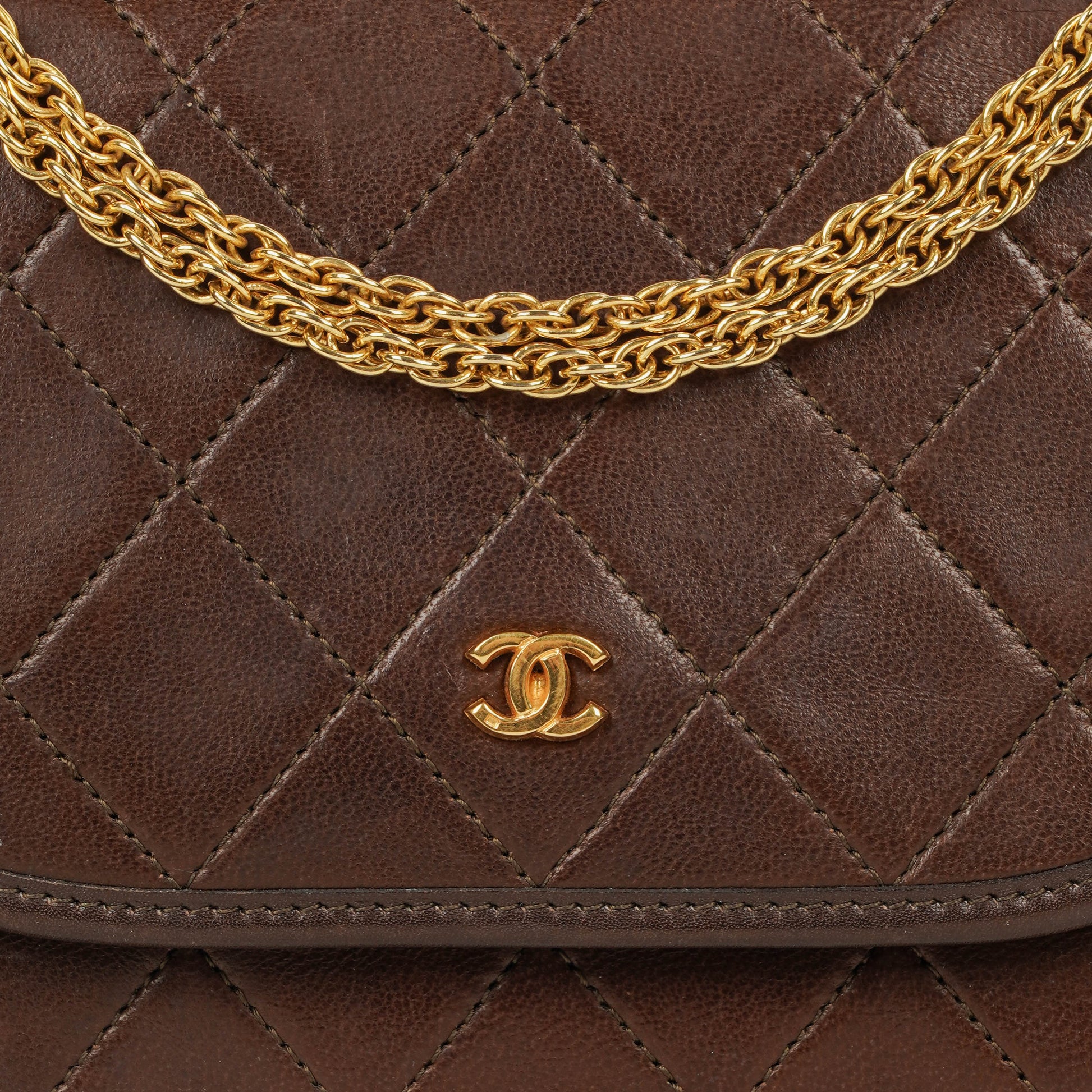 Chanel Mini Flap Tasche aus braunem gestepptem Lammleder mit 24K-vergoldeten Beschlägen