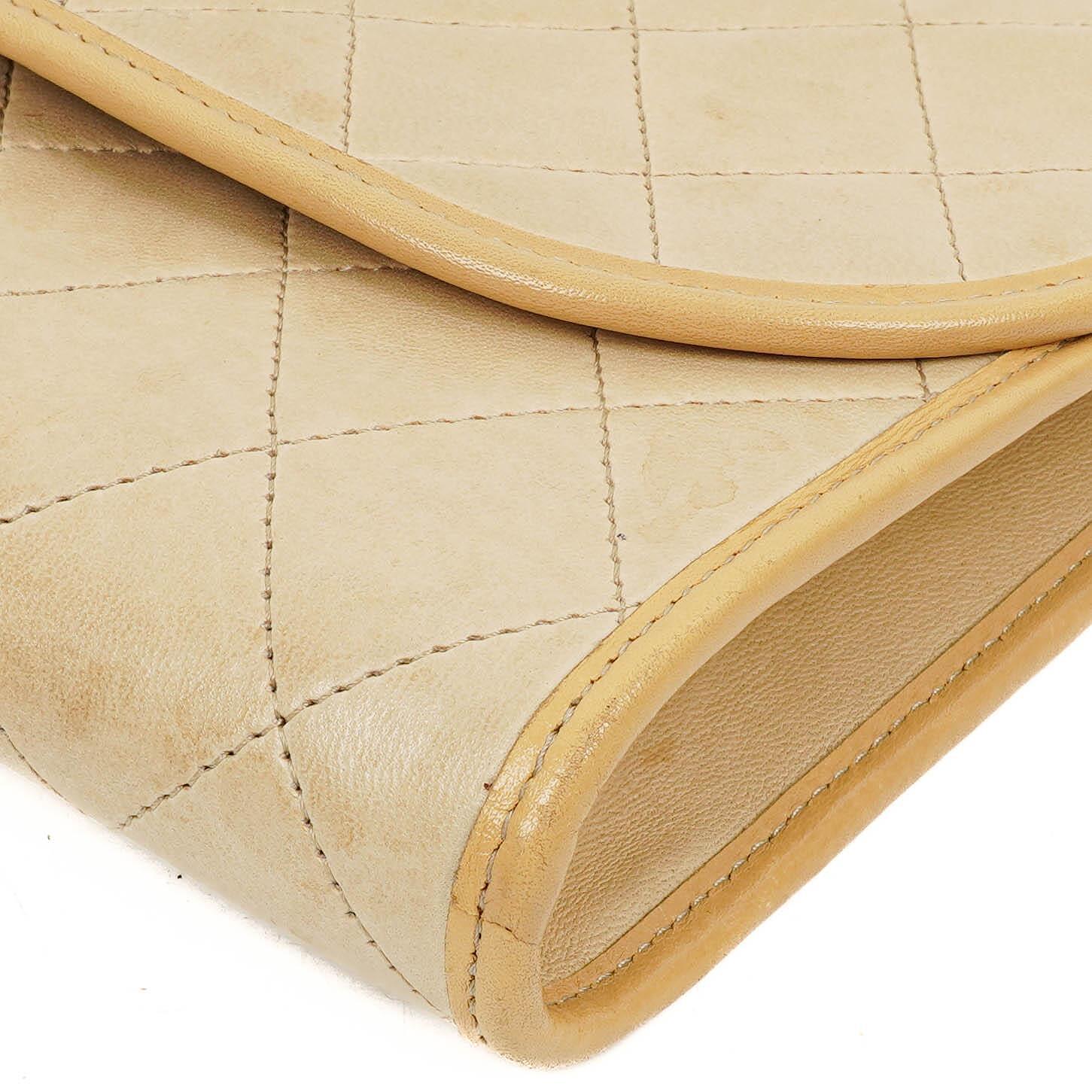 Chanel Mini Klappentasche in Beige Gestepptes Lammleder mit 24k Vergoldeten Beschlägen