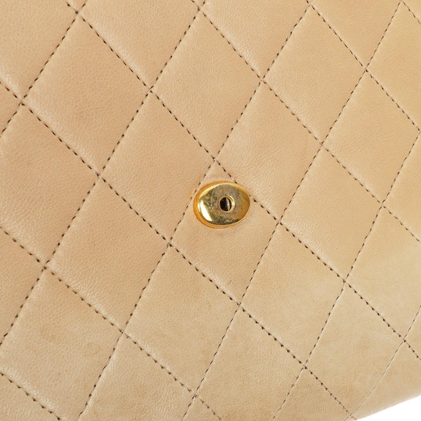 Chanel Mini Klappentasche in Beige Gestepptes Lammleder mit 24k Vergoldeten Beschlägen