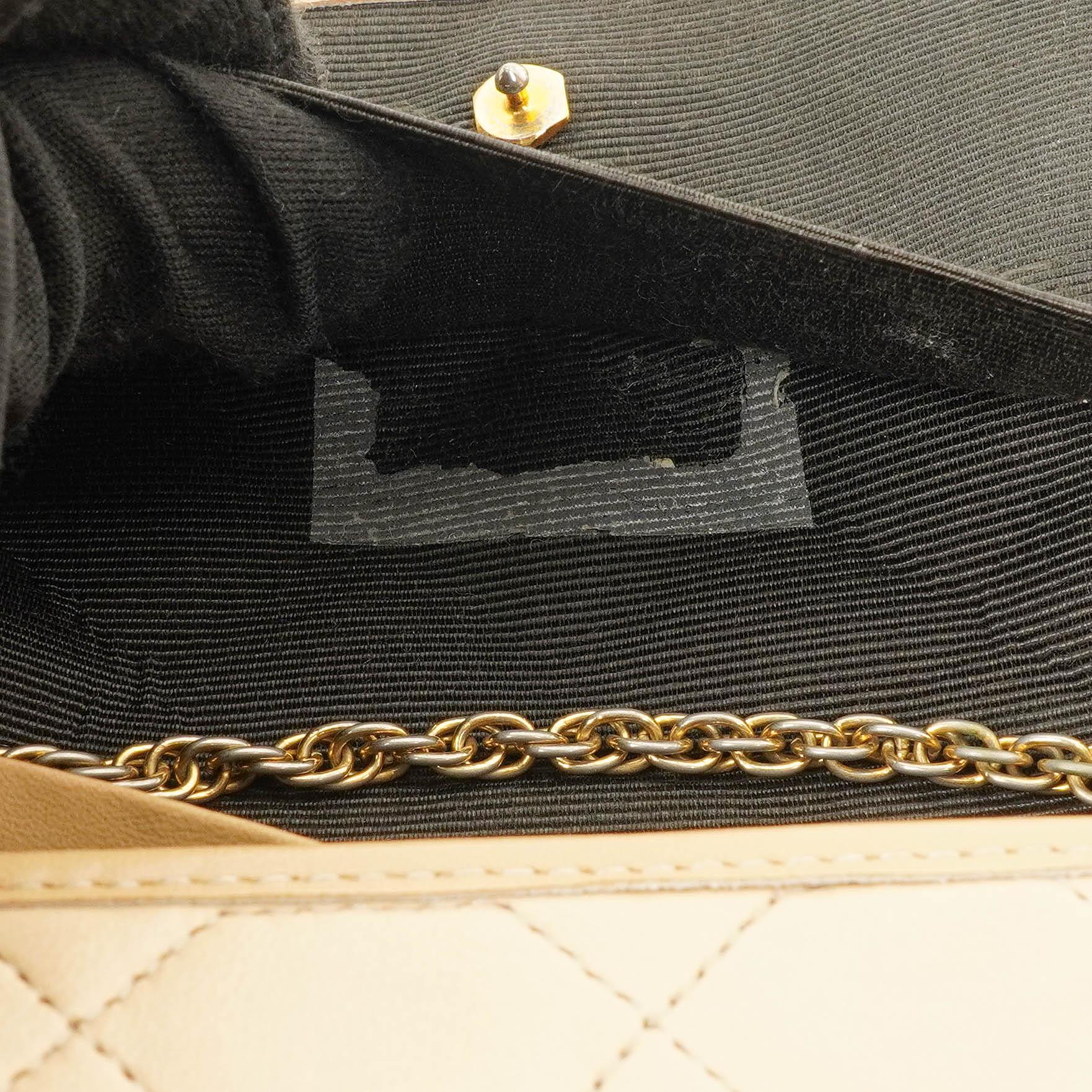 Chanel Mini Klappentasche in Beige Gestepptes Lammleder mit 24k Vergoldeten Beschlägen