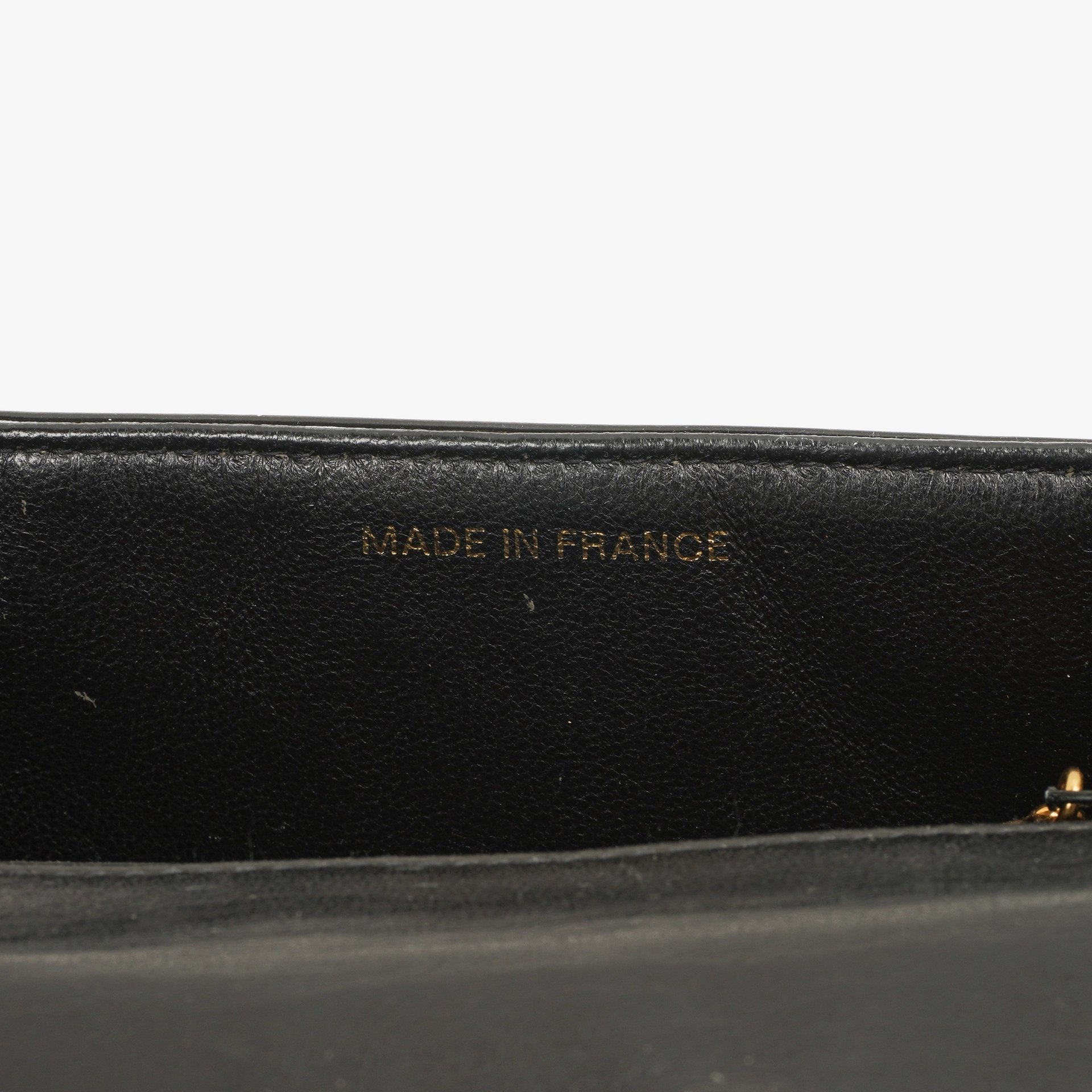 Chanel Mini Square Flap Bag aus schwarzem horizontal gestepptem Lackleder mit 24K vergoldeter Hardware