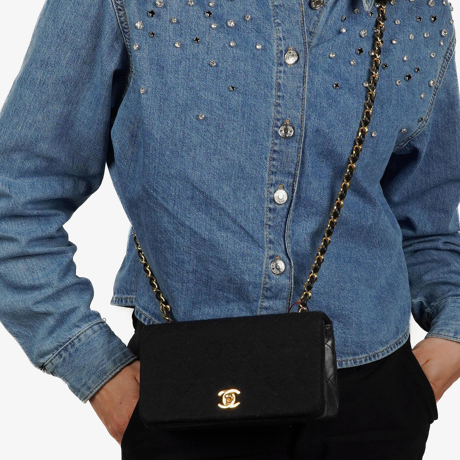Chanel Mini Full Flap Vintage Tasche aus schwarzem gestepptem Jersey und Lammleder mit 24K vergoldeter Hardware