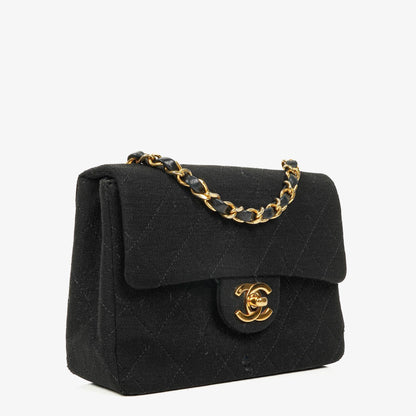 Chanel Mini Square Flap Bag aus schwarzem gestepptem Jersey mit 24K vergoldeten Beschlägen
