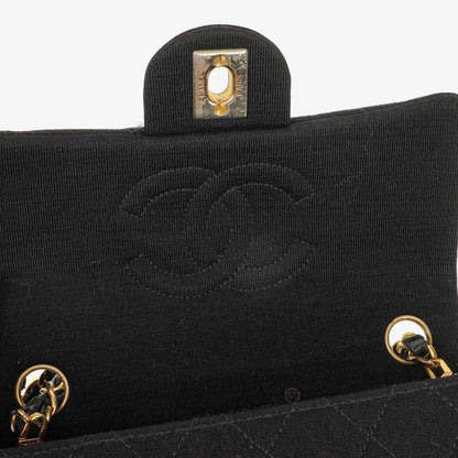 Chanel Mini Square Flap Bag aus schwarzem gestepptem Jersey mit 24K vergoldeten Beschlägen
