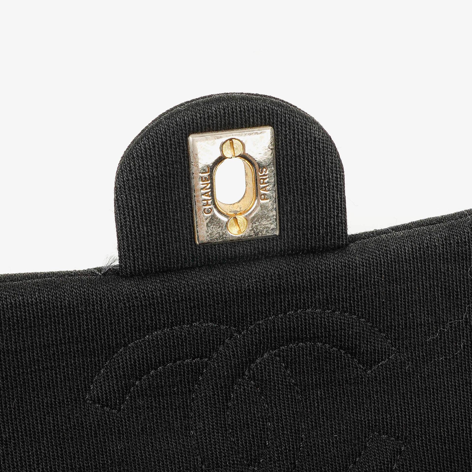 Chanel Mini Square Flap Bag aus schwarzem gestepptem Jersey mit 24K vergoldeten Beschlägen