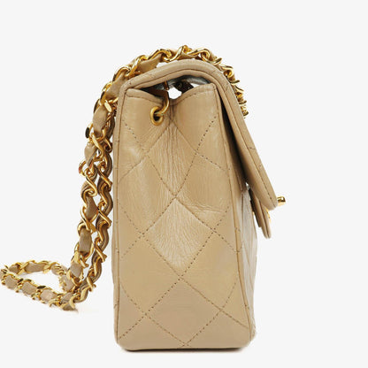 Chanel Mini Square Klappentasche aus beigem gestepptem Leder mit 24K vergoldeten Beschlägen