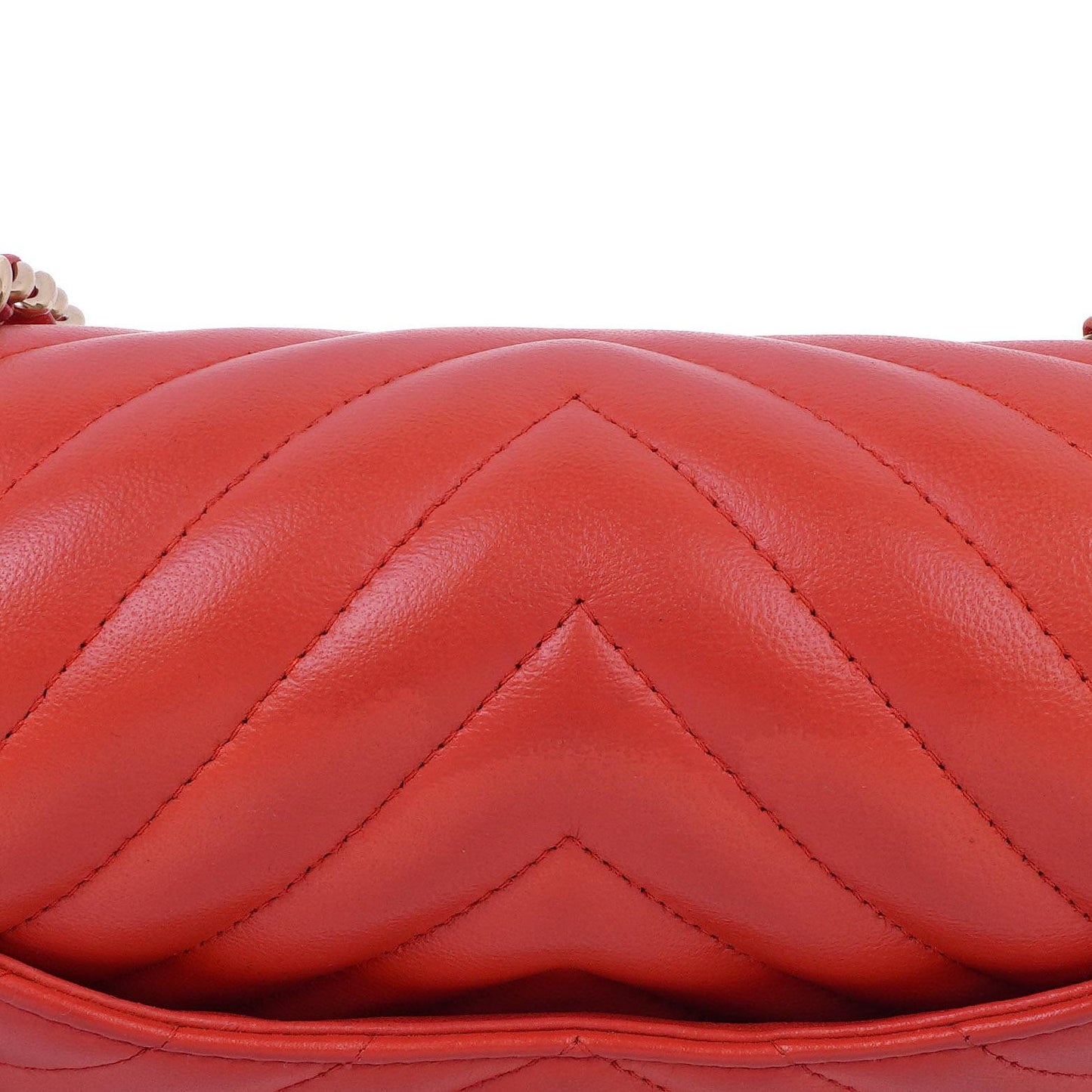 Chanel Mini Rectangular Classic Single Flap Bag aus Korallen Chevron gestepptem Lammleder mit goldfarbener Hardware