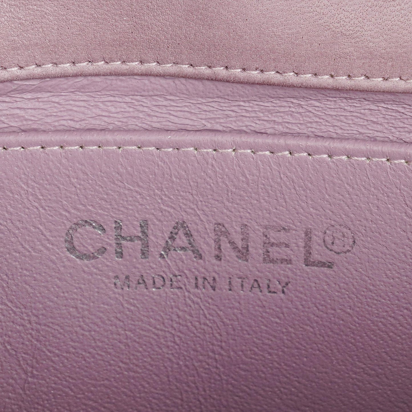 Chanel Mini Rectangular Flap Tasche aus gestepptem Lackleder
