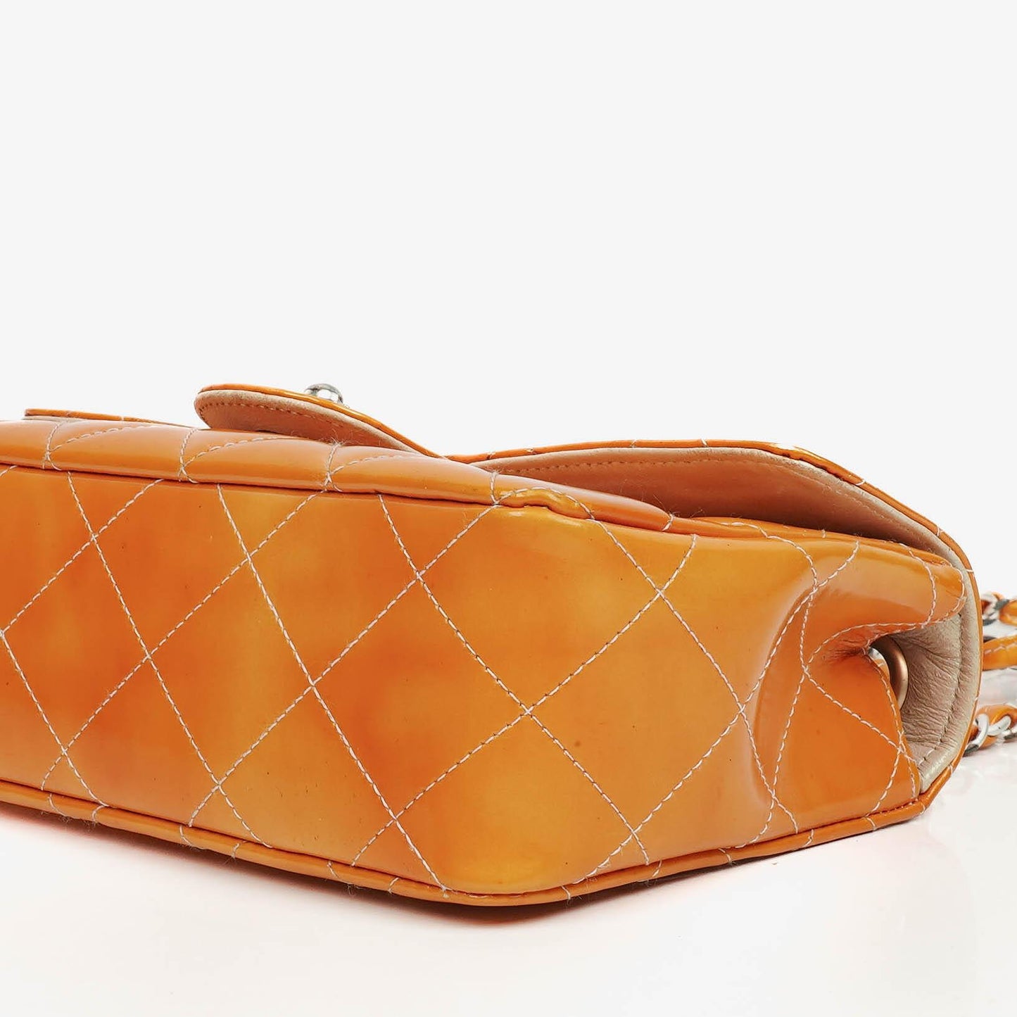 Chanel Mini Rectangular Flap Bag aus gestepptem Lackleder
