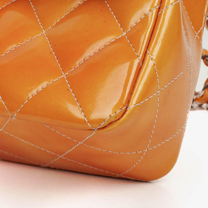 Chanel Mini Rectangular Flap Bag aus gestepptem Lackleder