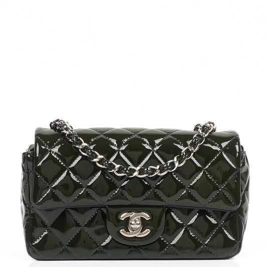 Chanel Mini Rechteckige Klappentasche In Gepolstertem Lackleder Mit Silberfarbener Hardware, 2013-2014