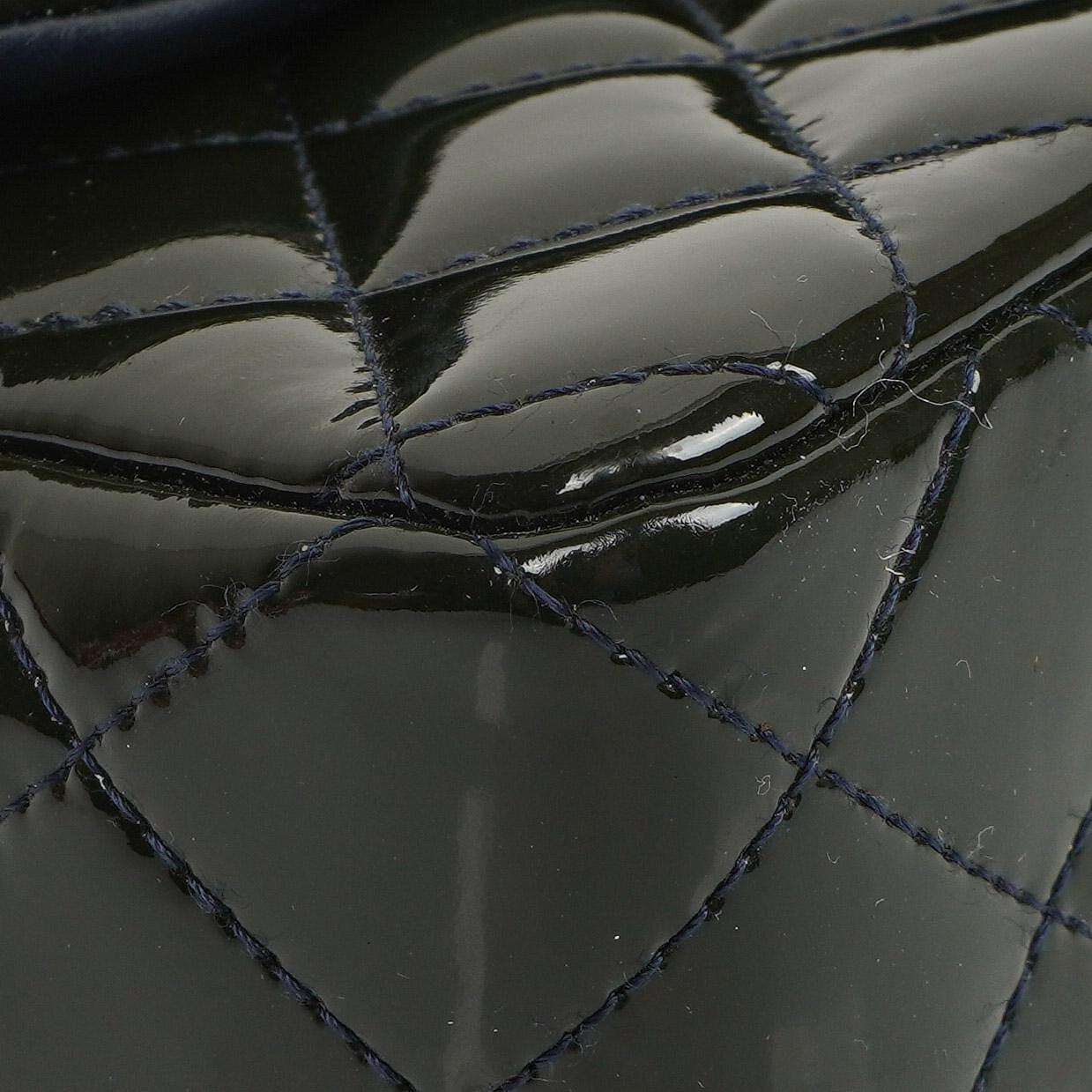 Chanel Mini Rechteckige Klappentasche In Gepolstertem Lackleder Mit Silberfarbener Hardware, 2013-2014