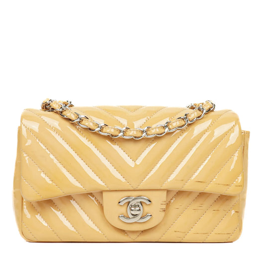 Chanel Mini Rectangular Single Flap Tasche aus Chevron-Lackleder mit silberfarbenen Beschlägen
