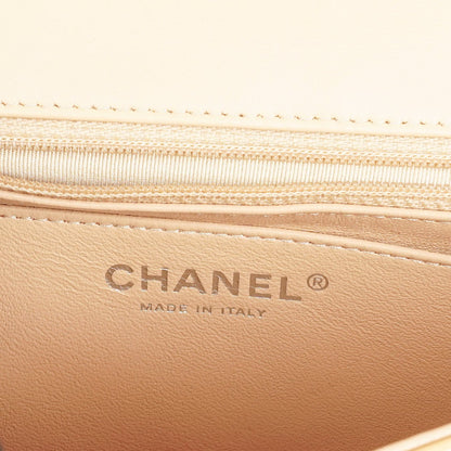 Chanel Mini Rectangular Single Flap Tasche aus Chevron-Lackleder mit silberfarbenen Beschlägen