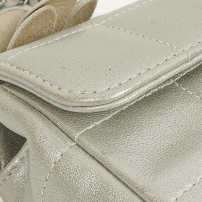 Chanel Mini Rectangular Single Flap Tasche Blume aus metallic-silbernem gestepptem Lammleder mit silberfarbenen Beschlägen