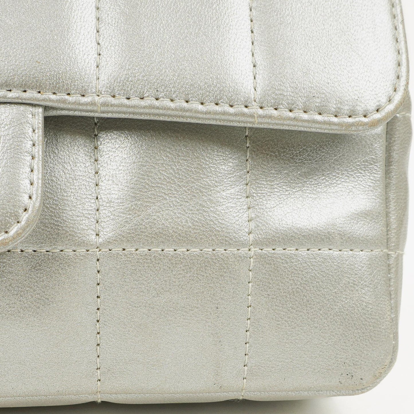 Chanel Mini Rectangular Single Flap Tasche Blume aus metallic-silbernem gestepptem Lammleder mit silberfarbenen Beschlägen