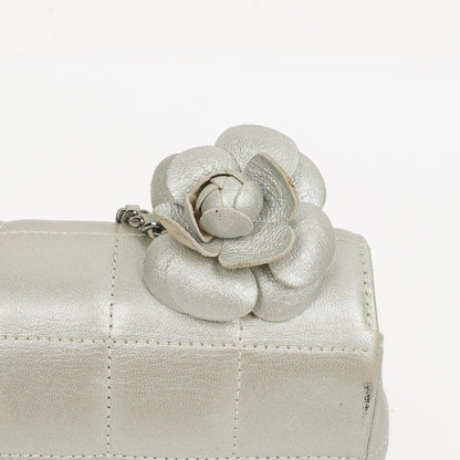 Chanel Mini Rectangular Single Flap Tasche Blume aus metallic-silbernem gestepptem Lammleder mit silberfarbenen Beschlägen
