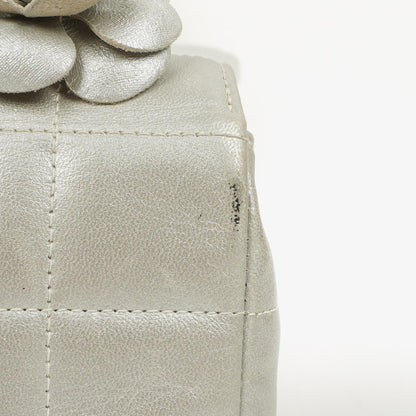 Chanel Mini Rectangular Single Flap Tasche Blume aus metallic-silbernem gestepptem Lammleder mit silberfarbenen Beschlägen