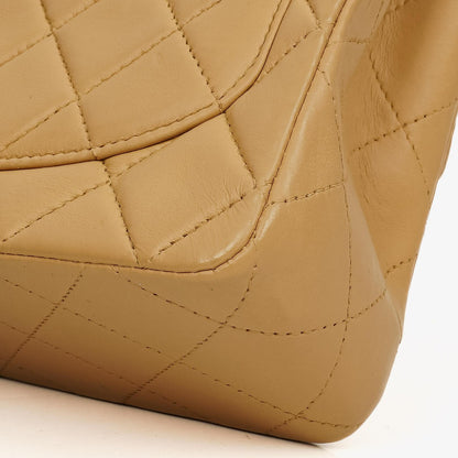 Chanel Mini Square Classic Flap Bag aus beigem gestepptem Lammleder mit silberfarbener Hardware