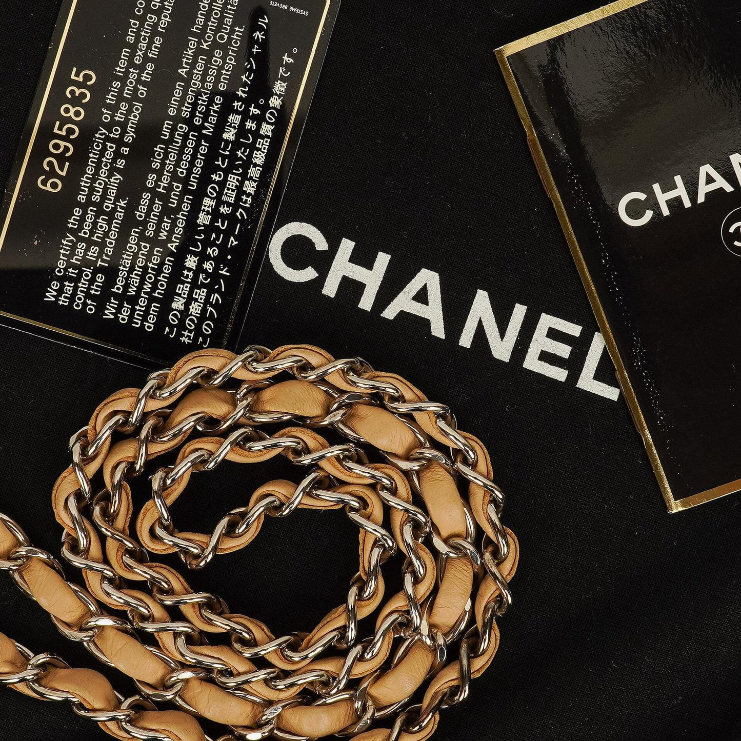 Chanel Mini Square Classic Flap Bag aus beigem gestepptem Lammleder mit silberfarbener Hardware