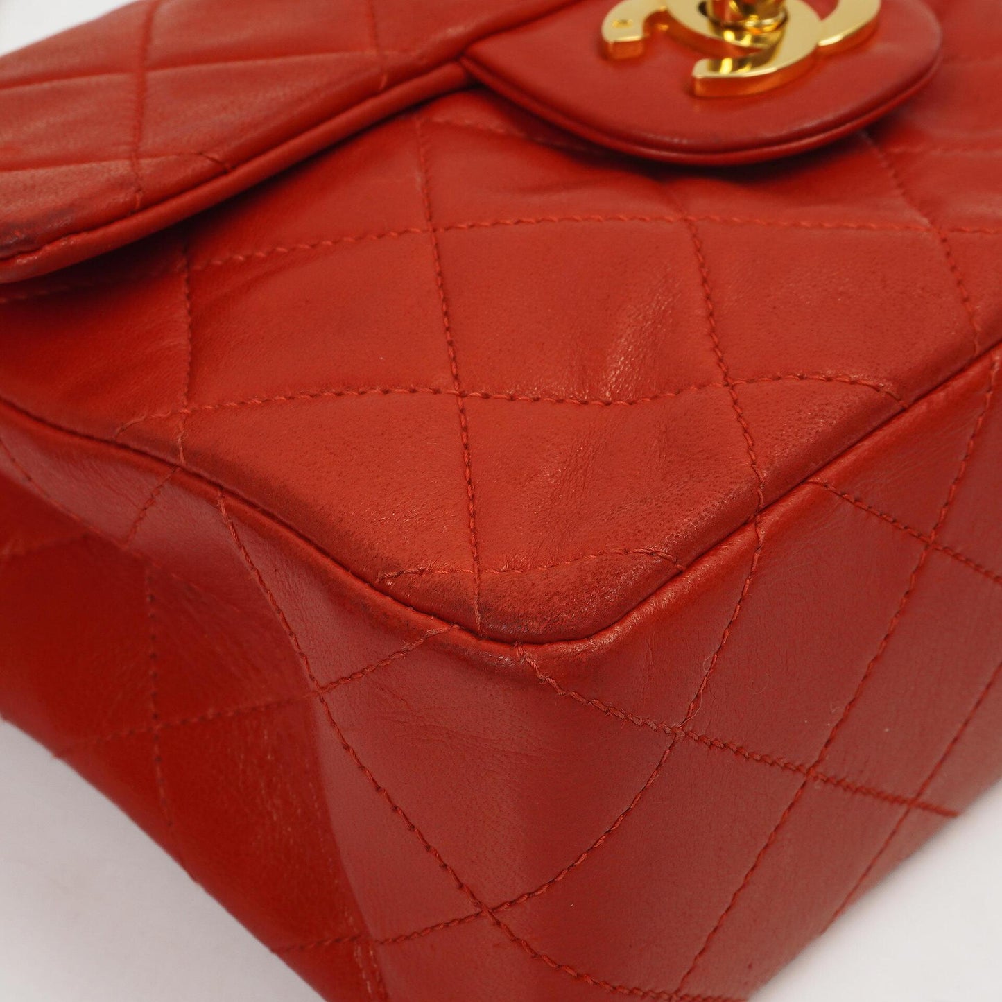 Chanel Mini Square Classic Flap Bag aus rotem gestepptem Lammleder mit 24K vergoldeten Beschlägen