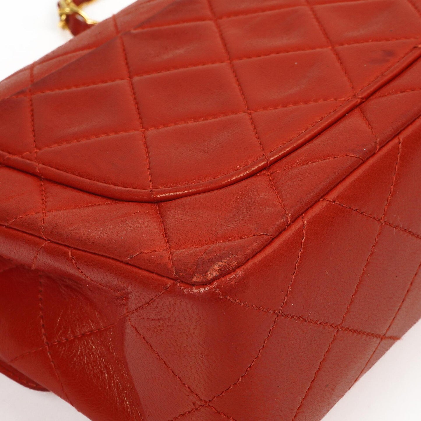 Chanel Mini Square Classic Flap Bag aus rotem gestepptem Lammleder mit 24K vergoldeten Beschlägen