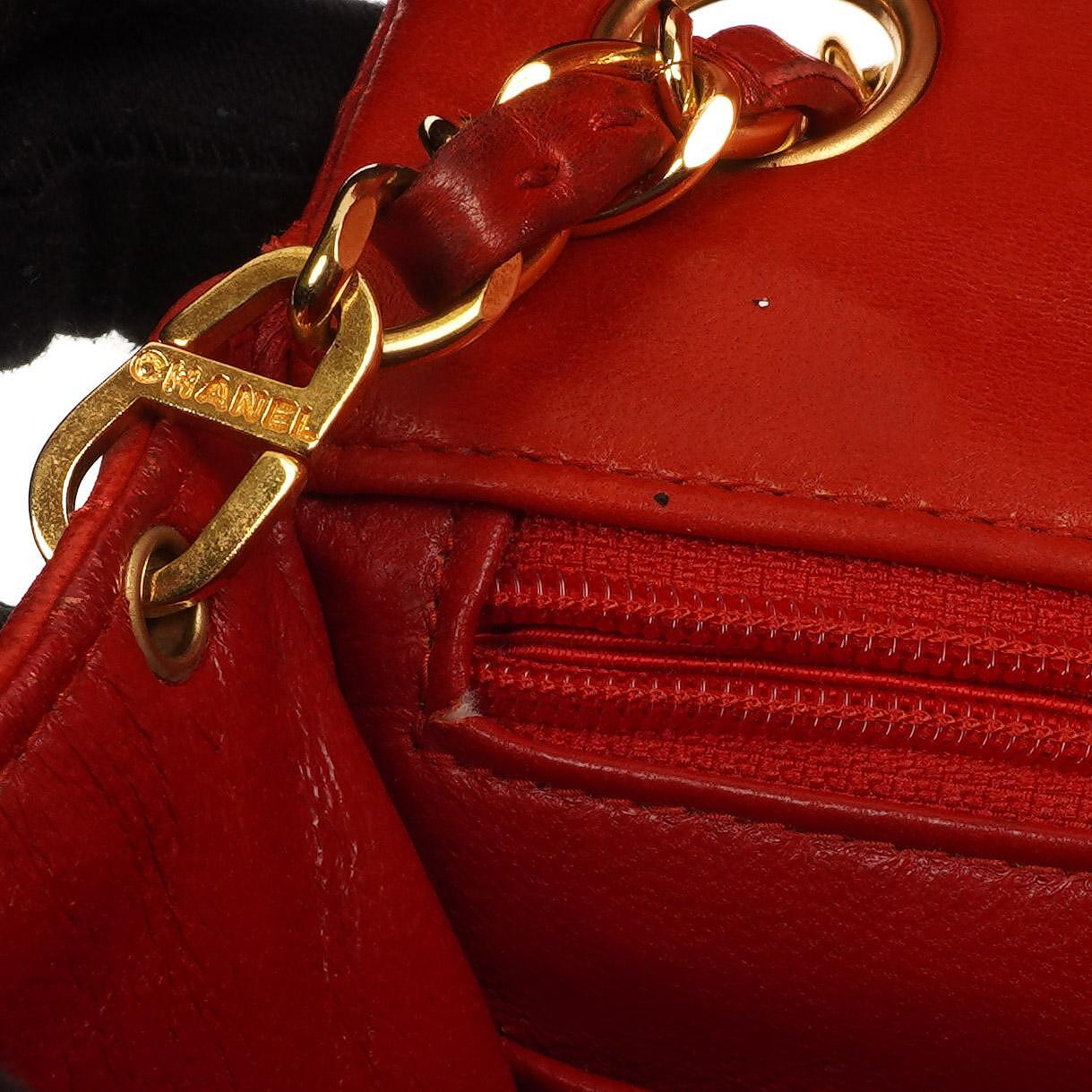 Chanel Mini Square Classic Flap Bag aus rotem gestepptem Lammleder mit 24K vergoldeten Beschlägen