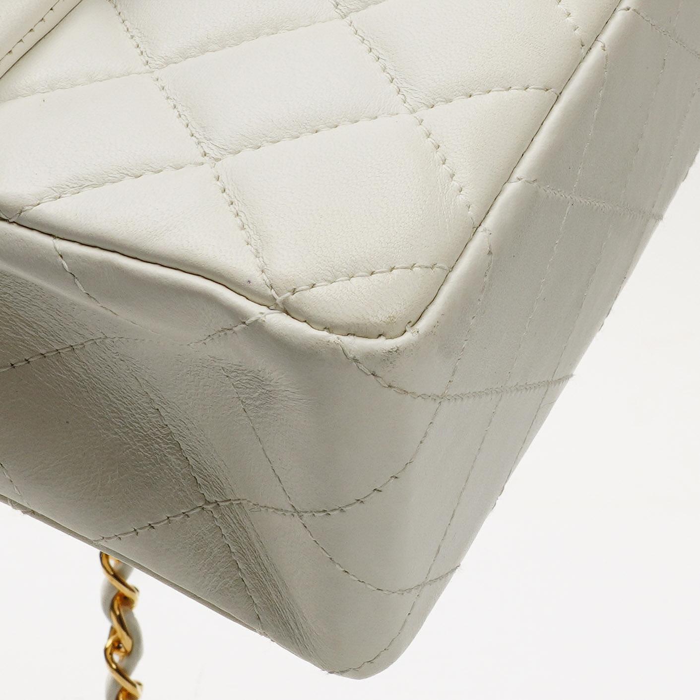 Chanel Mini Square Classic Flap Tasche Weiß Stepp-Lammleder mit 24K vergoldeten Beschlägen, 1997-199