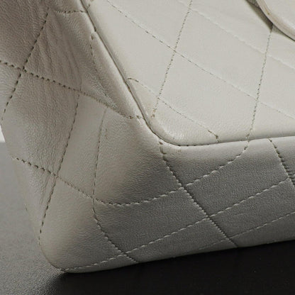 Chanel Mini Square Classic Flap Bag aus weißem gestepptem Lammleder mit 24K vergoldeten Beschlägen