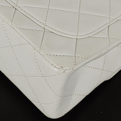 Chanel Mini Square Classic Flap Bag aus weißem gestepptem Lammleder mit 24K vergoldeten Beschlägen