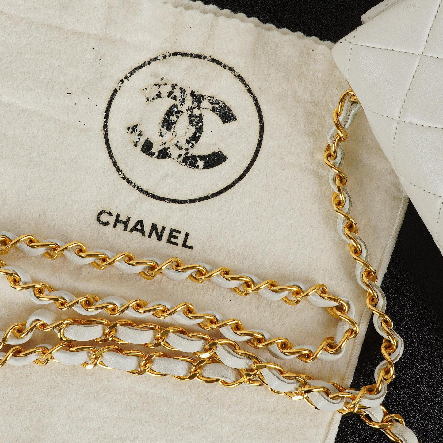 Chanel Mini Square Classic Flap Bag aus weißem gestepptem Lammleder mit 24K vergoldeten Beschlägen