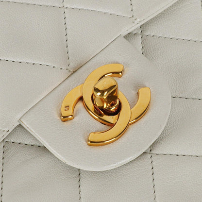 Chanel Mini Square Classic Flap Bag aus weißem gestepptem Lammleder mit 24K vergoldeten Beschlägen