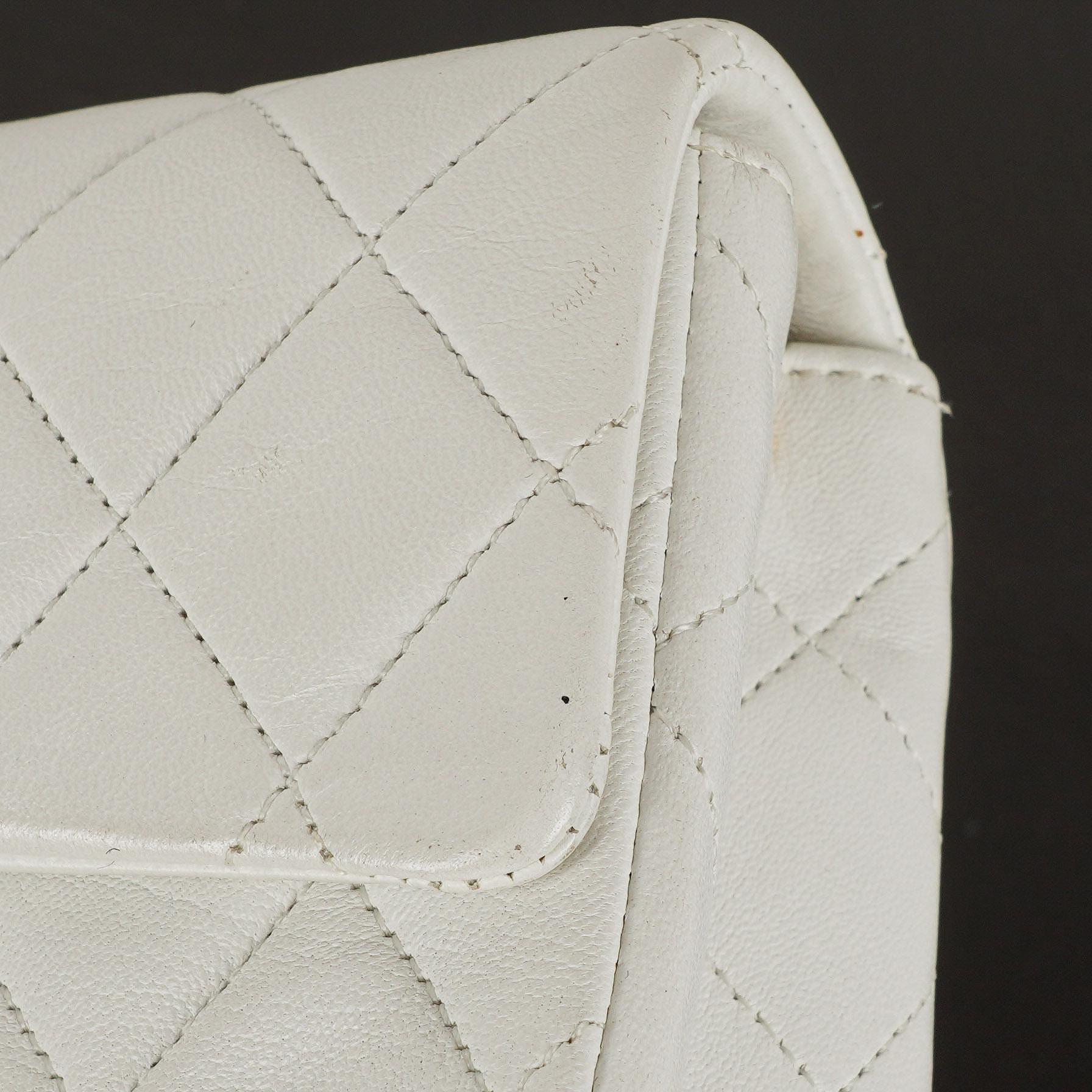 Chanel Mini Square Classic Flap Bag aus weißem gestepptem Lammleder mit 24K vergoldeten Beschlägen