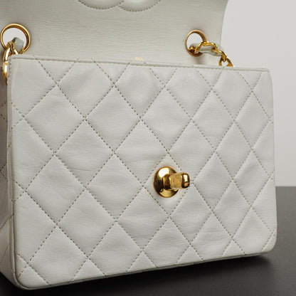 Chanel Mini Square Classic Flap Bag aus weißem gestepptem Lammleder mit 24K vergoldeten Beschlägen