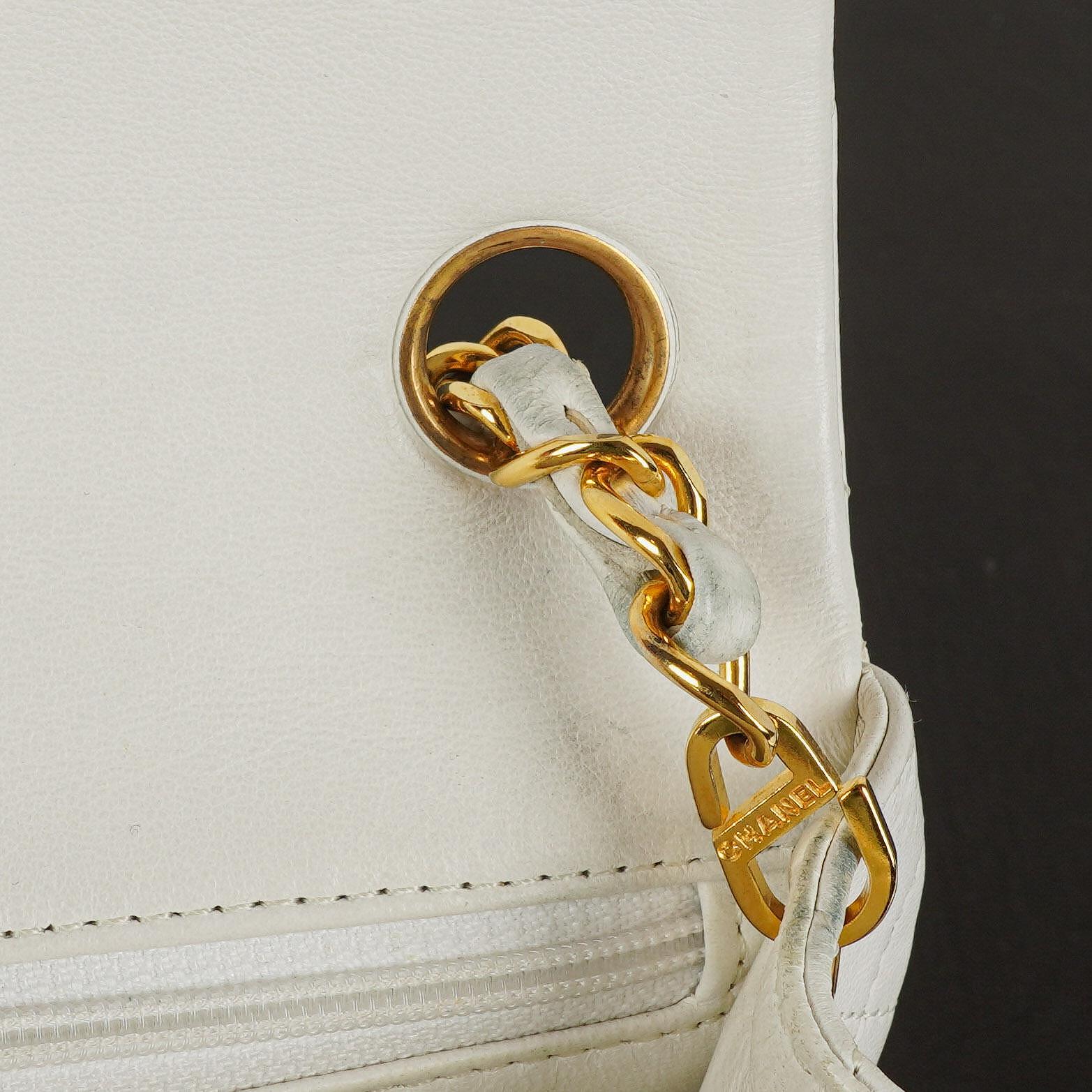 Chanel Mini Square Classic Flap Bag aus weißem gestepptem Lammleder mit 24K vergoldeten Beschlägen