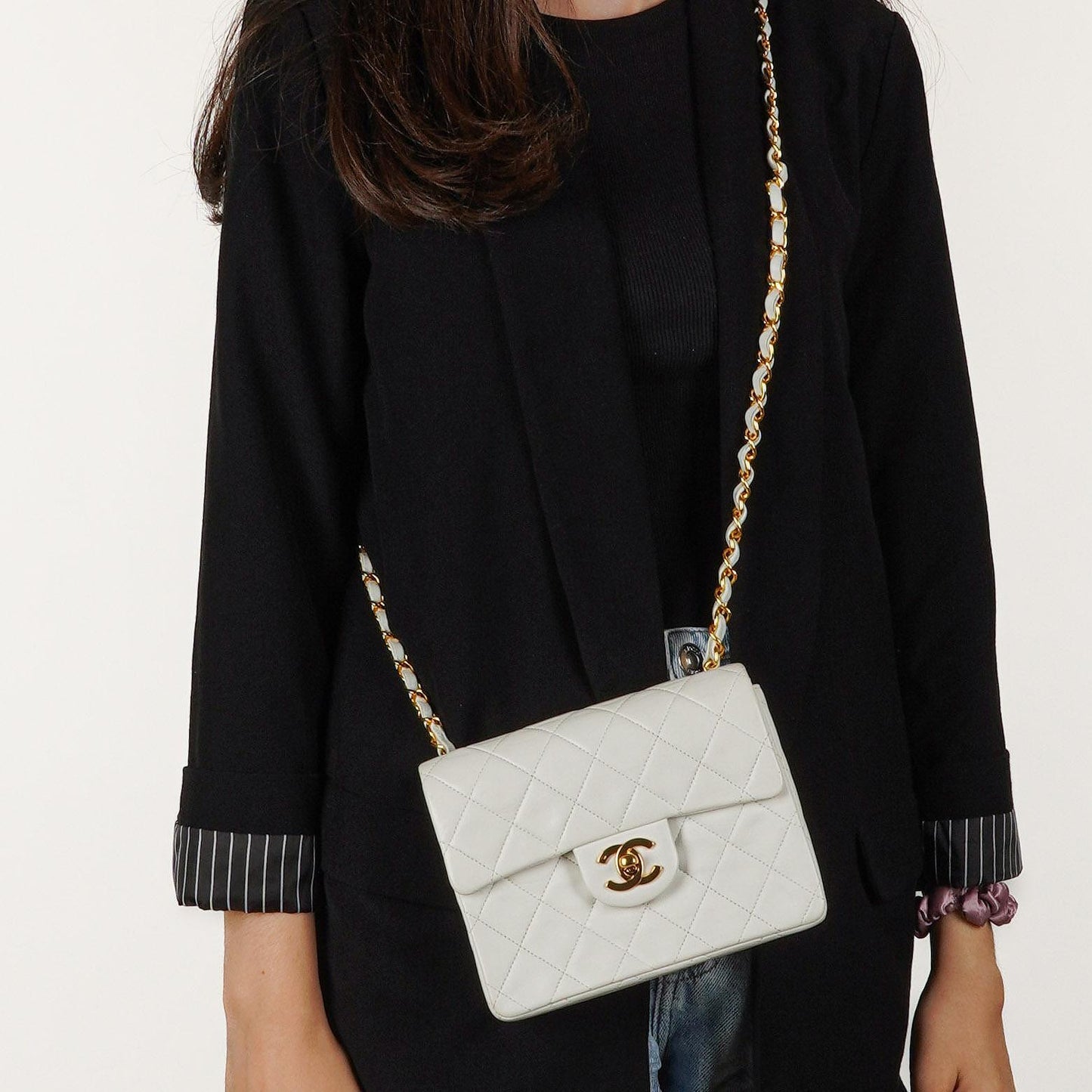 Chanel Mini Square Classic Flap Bag aus weißem gestepptem Lammleder mit 24K vergoldeten Beschlägen
