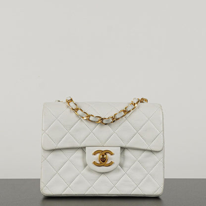 Chanel Mini Square Classic Flap Bag aus weißem gestepptem Lammleder mit 24K vergoldeten Beschlägen